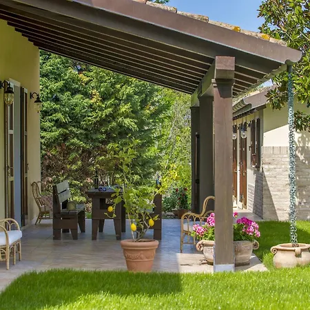 Vakantiehuis Inviting In With Swimming Pool