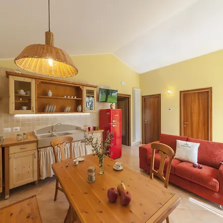 Inviting In With Swimming Pool San Costanzo