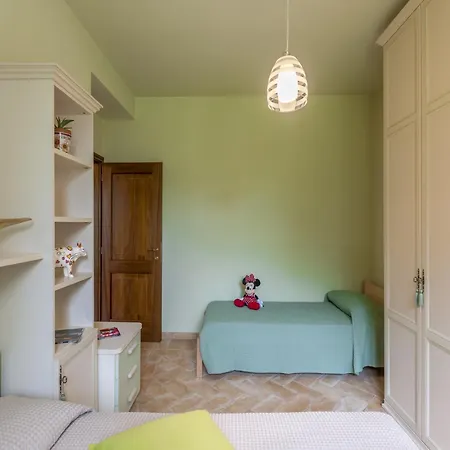 Vakantiehuis Inviting In With Swimming Pool