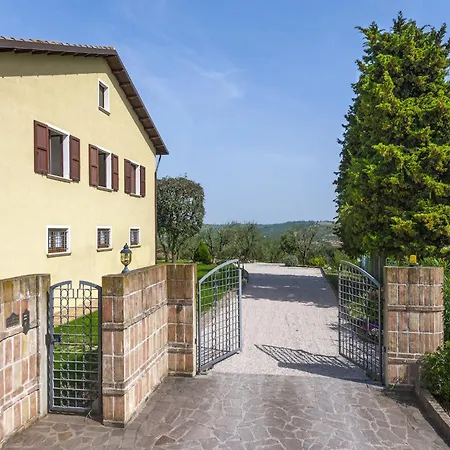 Inviting In With Swimming Pool Dom wakacyjny *