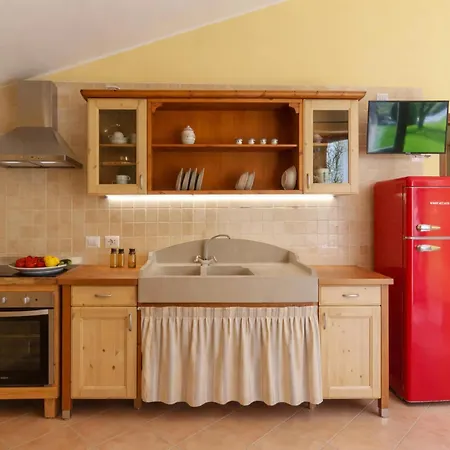 Inviting In With Swimming Pool Vakantiehuis *